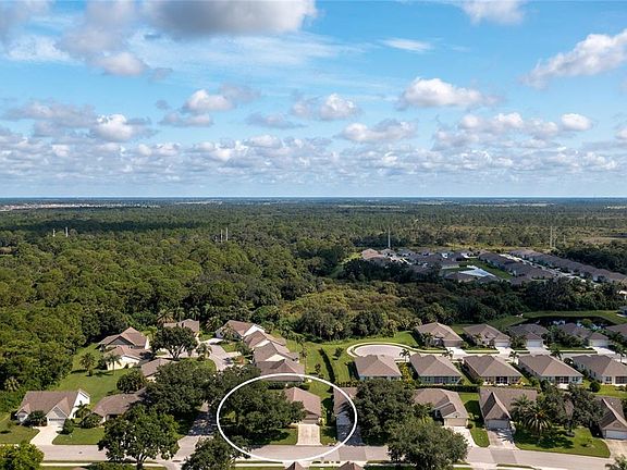 3rd image of 226 Park Forest Blvd