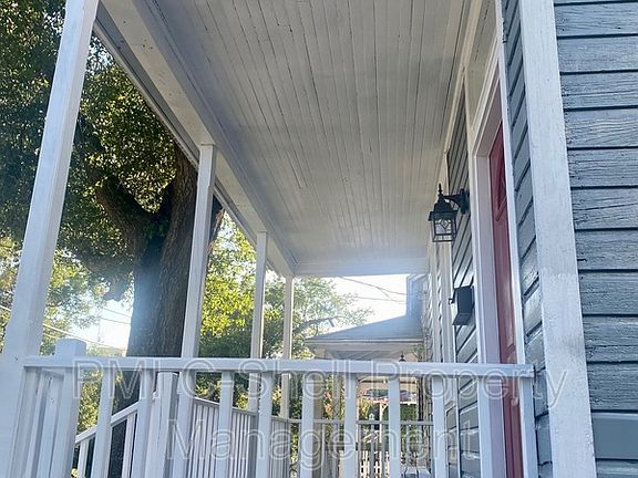 3rd image of 808 E Belmont St