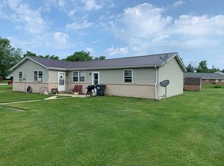 298 South St, Parker City, IN 47368