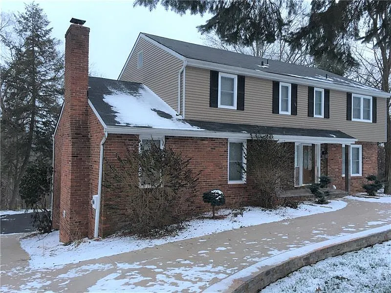 1707 Hathaway Ln photo 1