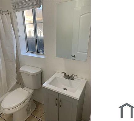 3rd image of 239 3/4 W 112th St
