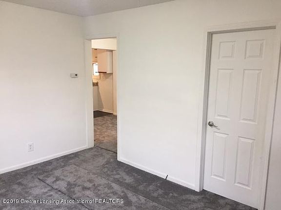 5th image of 1027 Meadowlawn Ave