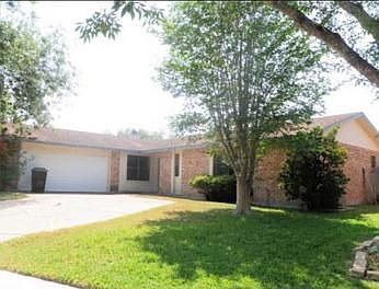 2nd image of 2049 Ravenwood Ln