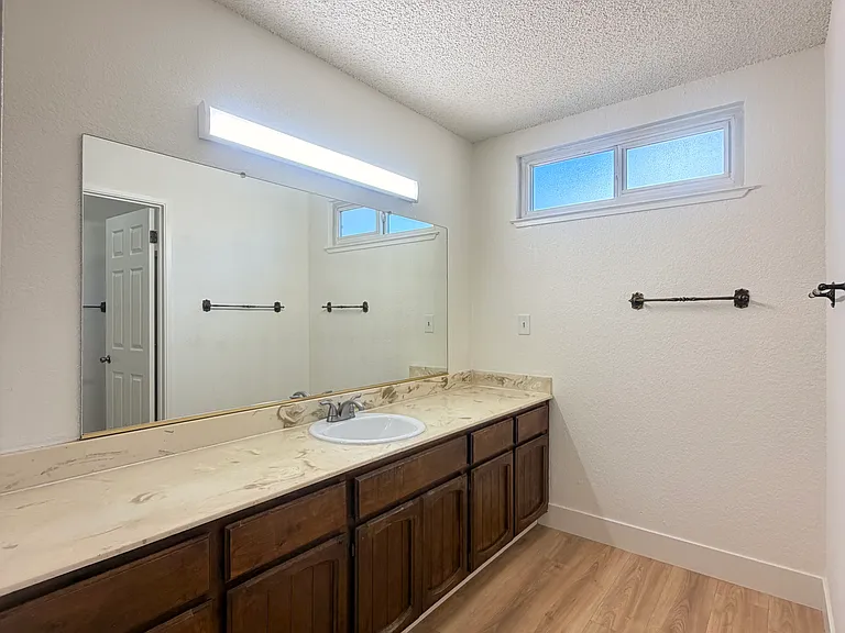 2540 Deer Trail Ln — Photo 21