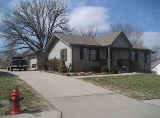 1403 Russell Rd, Pleasant Hill, MO 64080