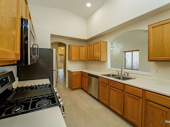 5th image of 9058 N Safflower Ln