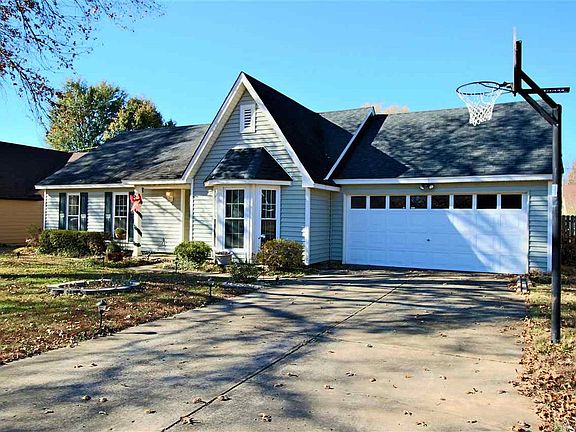 2nd image of 2621 Sunbury Cir