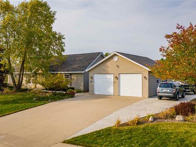 119 Cardinal Ln, Fall River, WI, 53932