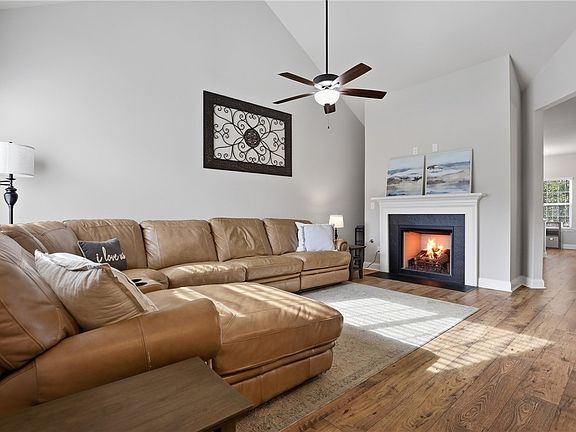 4th image of 125 Shipyard Cir #16D