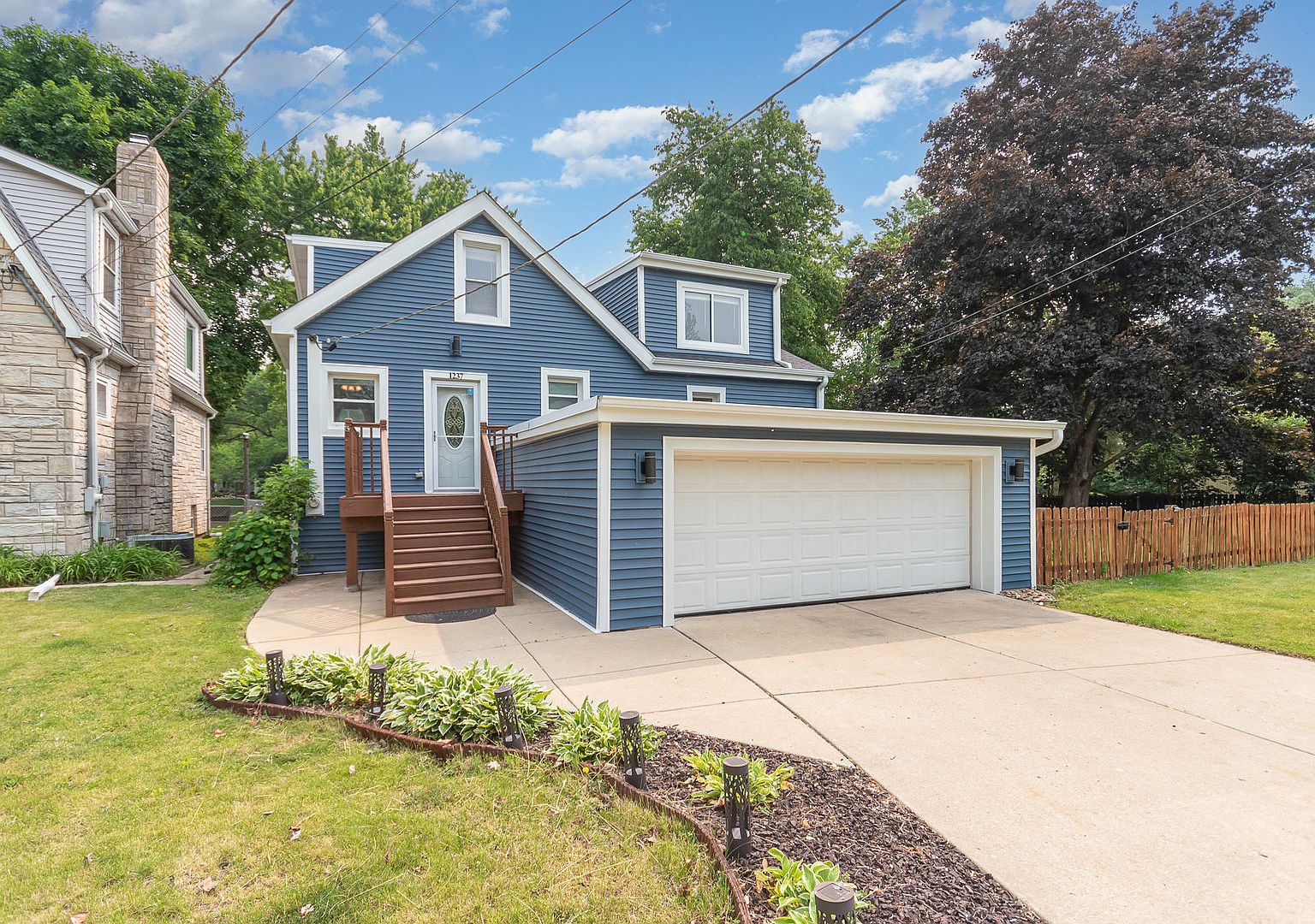 1237 Fox River Dr, Algonquin, IL 60102 | Zillow