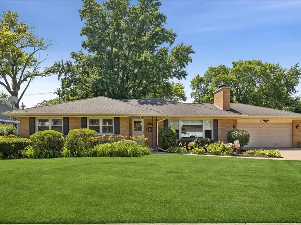 404 S See Gwun Ave, Mount Prospect, IL 60056