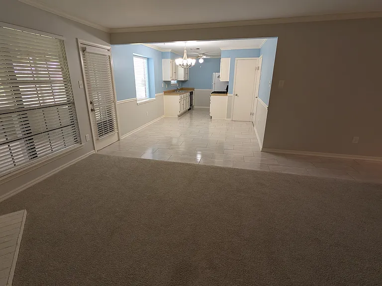12 Royal Ct — Photo 8