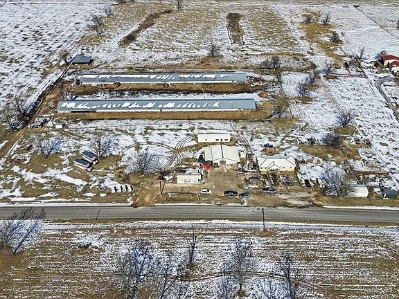 3rd image of 472589 E 660th Rd