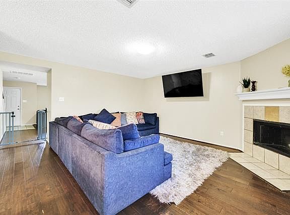 4th image of 7203 Lake Jackson Dr