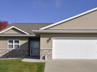 802 Escalade Ln SE, Owatonna, MN 55060
