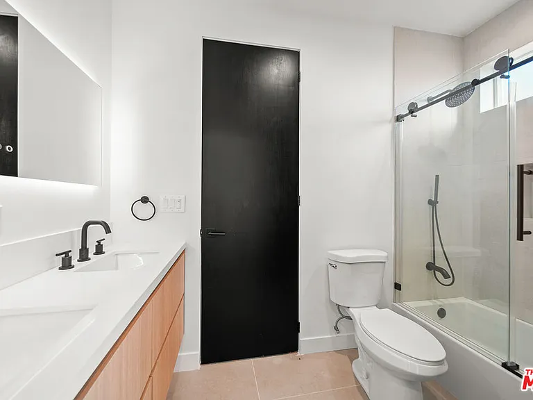 1907 S Corning St #1 — Photo 26