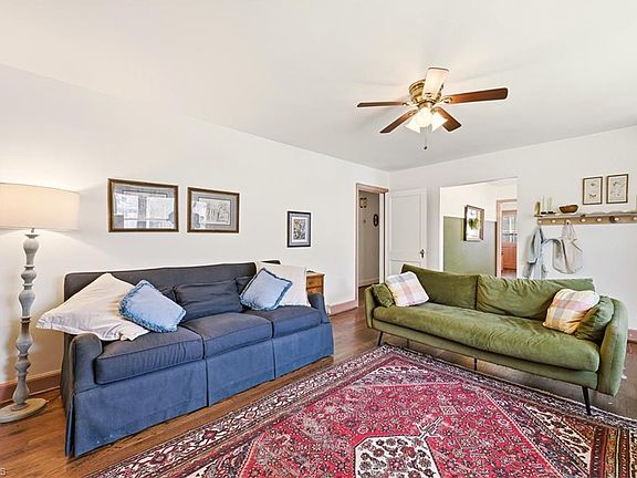 4th image of 2328 Lyndhurst Ave
