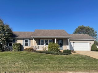 18147 Scarborough Ln, Goshen, IN 46528