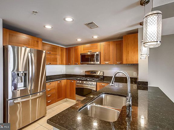 3rd image of 2451 Midtown Ave #1421