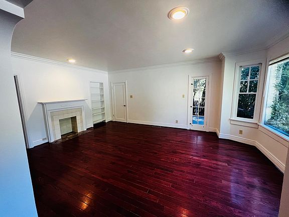 3rd image of 124 N Canyon Rd #L