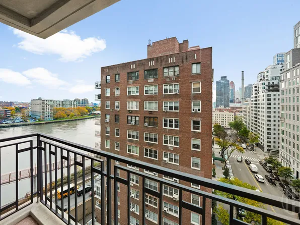 45 East End Avenue image 8 of 20