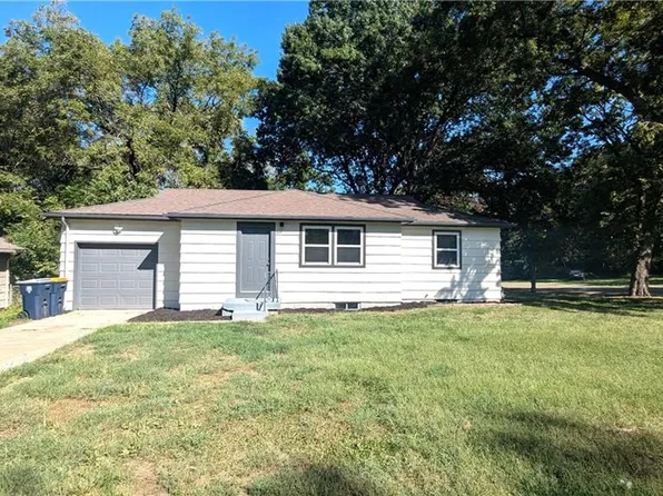 10427 Richmond Ave, Kansas City, MO 64134