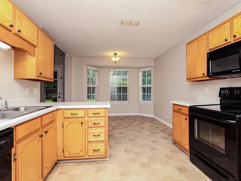 1280 Saint Andrews Dr — Photo 6