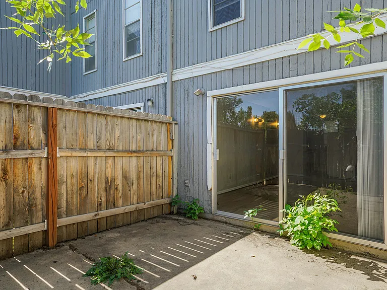 1050 Sir Galahad Drive — Photo 8