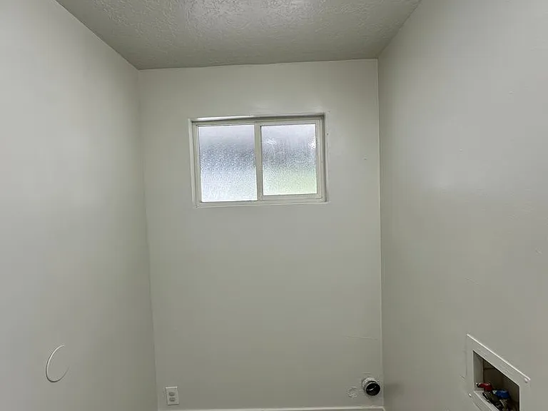 951 N Redwood Rd — Photo 14