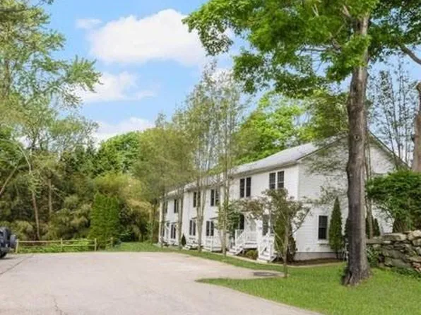 45 E Cherry Ln APT D, Wakefield, RI 02879