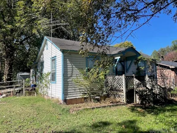 608 S Vine St, Stuttgart, AR 72160