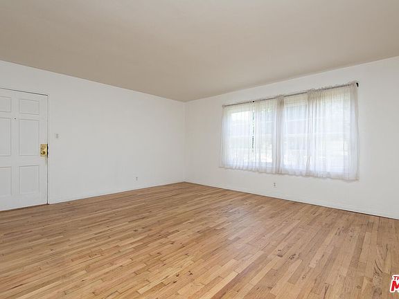 2nd image of 1133 26th St APT A