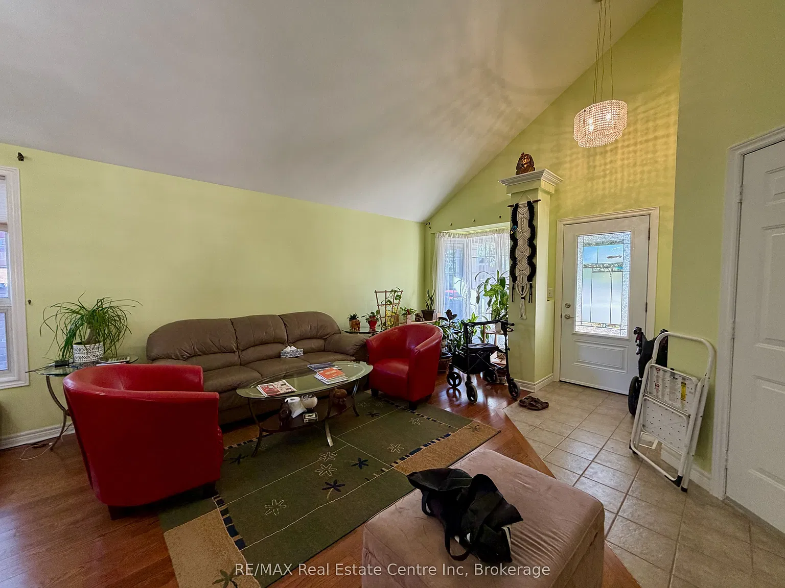 4 bed, $3,750 — Photo 2