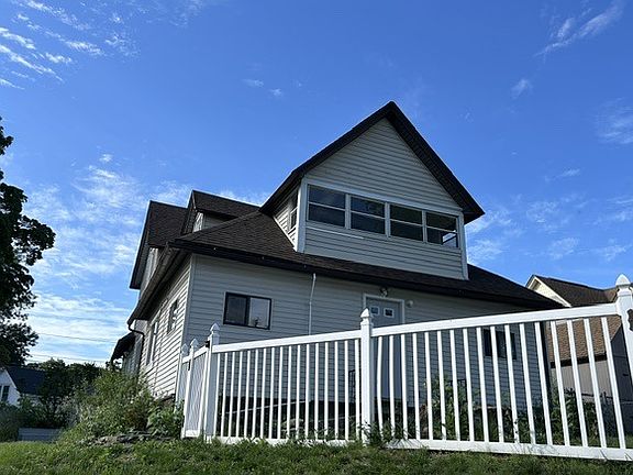 5th image of 261 Beach Ave #2