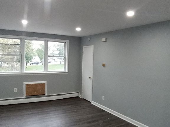 5th image of 230 W Roosevelt Blvd Floor 2