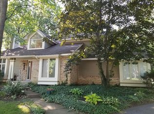 8937 Lyniss Dr, Commerce Township, MI