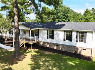 1508 Miller Rd, Hodges, SC 29653