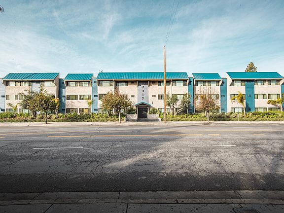 2nd image of 7317 Haskell Ave APT 302