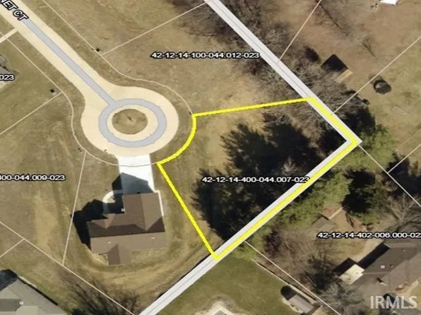 N Cabernet Ct, Vincennes, IN 47591