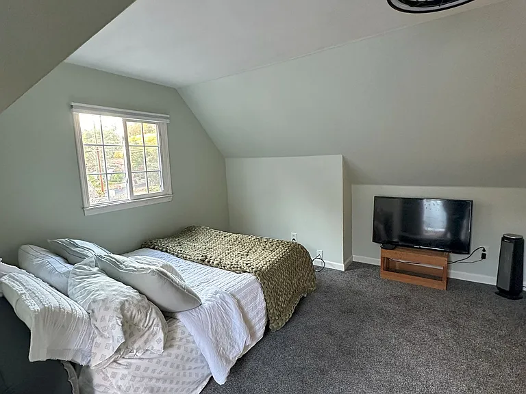 349 Lyons St #A — Photo 5