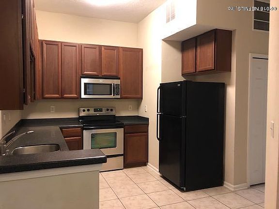3rd image of 7060 Deer Lodge Cir Unit 102