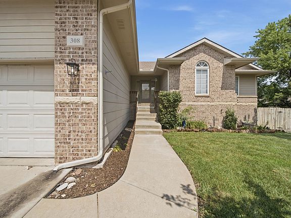 4th image of 308 W Waterford Ct