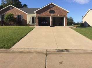 1314 Ridgefield Dr, Godfrey, IL 62035