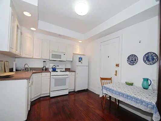 Rented by Buchbinder & Warren | media 11