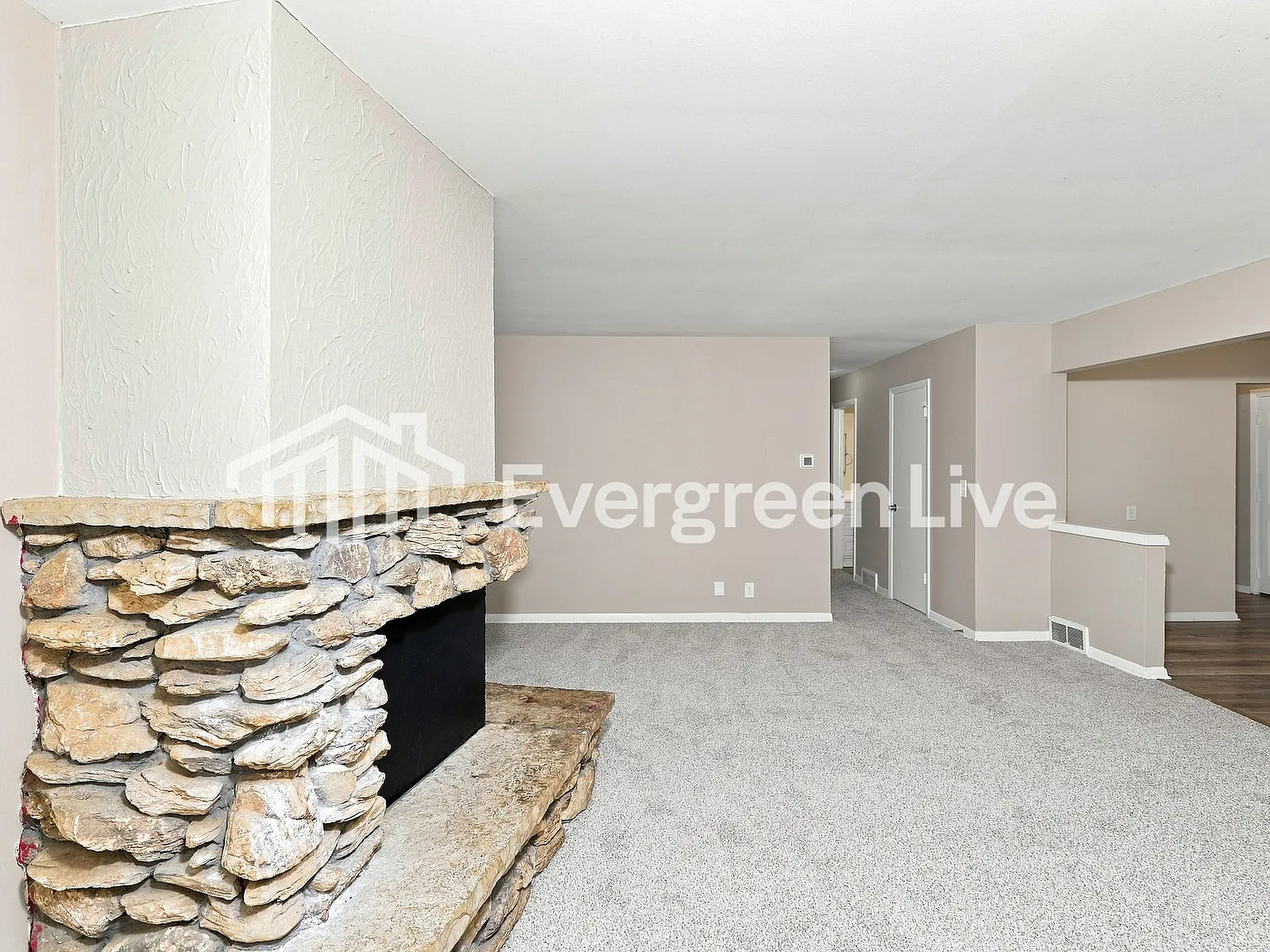 3 bed, 1.5 bath, 1189 sqft, $1,795 — Photo 2