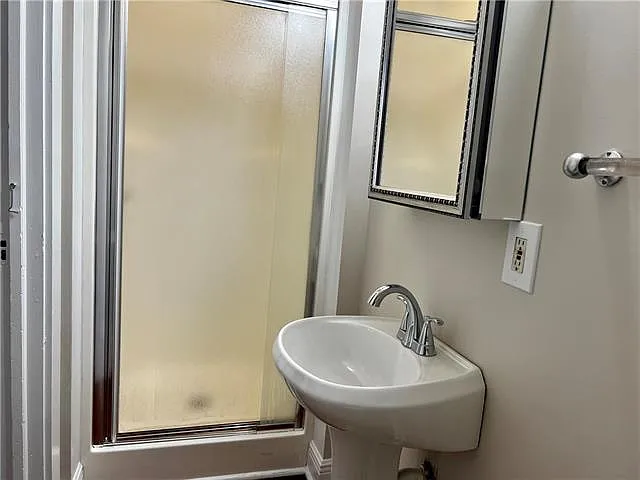 4435 Loyola Ave — Photo 37