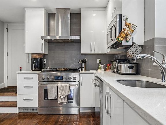 4th image of 225 Dorchester St #27