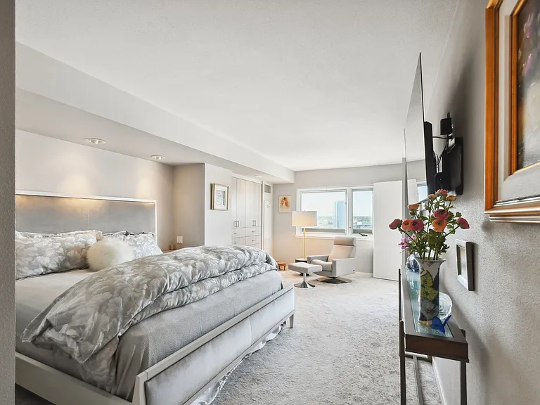 1551 Larimer St #1602 — Photo 31