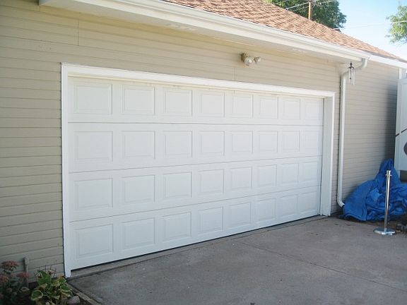 800 sq. ft. Attached Garage