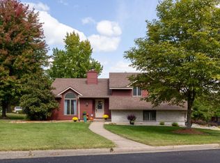 2201 Country Ln, Columbia, MO 65201